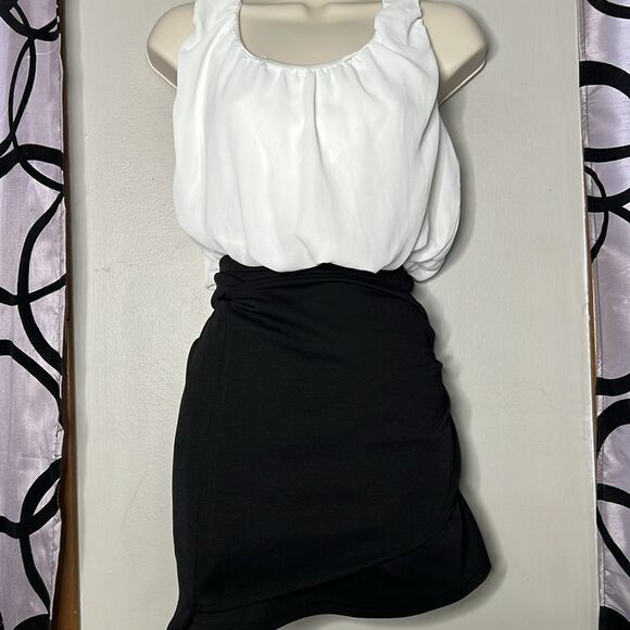 Women’s black and white color block dress with wrap skirt, size small - Picture 6 of 10